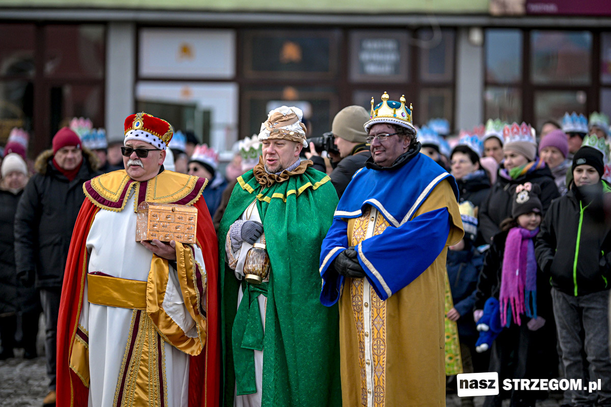 Barwny i radosny Orszak Trzech Króli przeszedł ulicami Strzegomia [FOTO] 